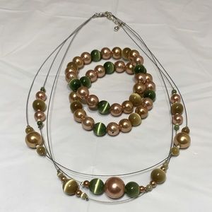 Beautiful beaded necklace & bracelet set - green, gold